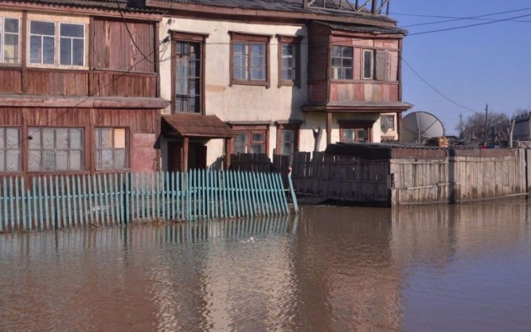 Паводок у Карагандинській області змусив залишити свої будинки більше 4 тисяч людей. / © tengrinews.kz