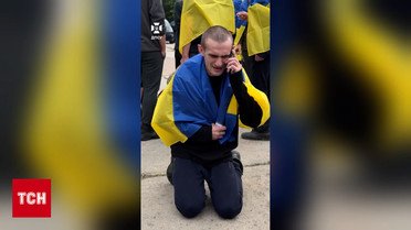 Слезы радости и объятия: как встречали наших защитников после обмена плененным