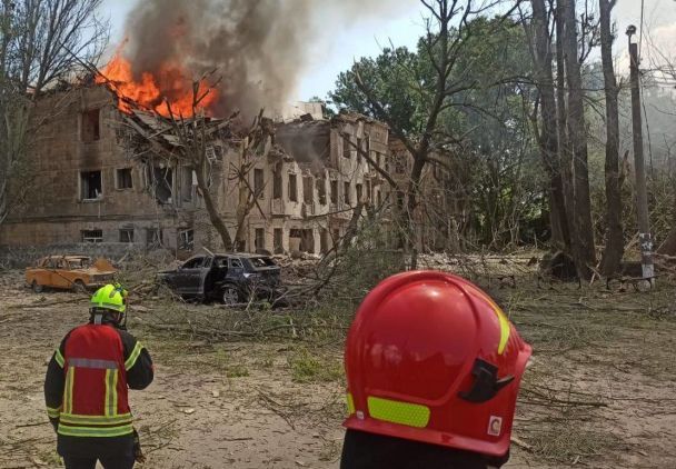 Окупанти 26 травня вдарили ракетою по Дніпру, є жертви. / © Сергій Лисак, голова Дніпропетровської ОВА.
