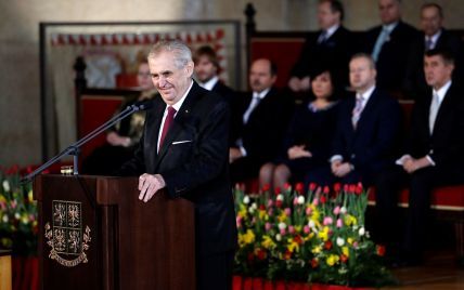 В Чехии сорвали речь президента Земана криками "пророссийский тролль"