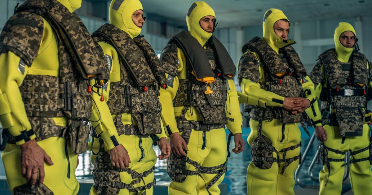 Випробування плавучих бронежилетів бійцями ЗСУ