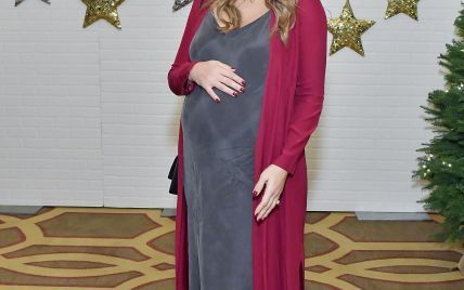 В макси-платье и на огромных каблуках: беременная Джессика Альба сходила на вечеринку 