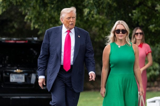 Дональд Трамп и Кэролайн Левитт / © Associated Press