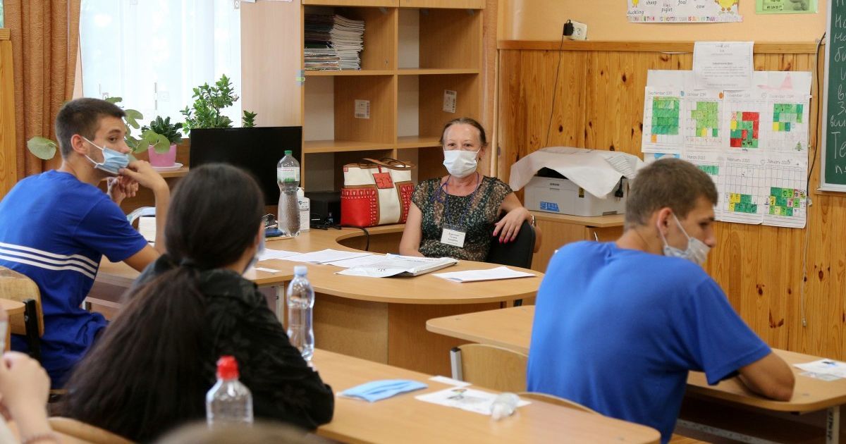 "Щоб покрити дефіцит, треба 42 роки": чому в Україні вимирає професія вчителя