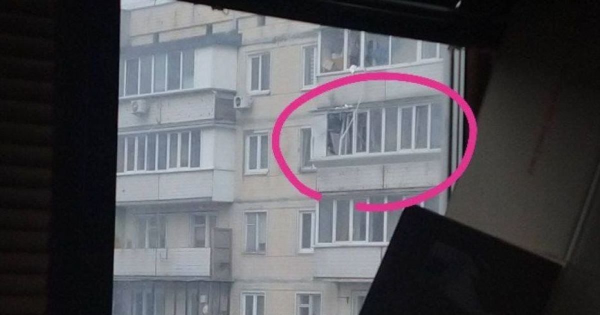 Російські танки влучили у багатоповерхівку на Оболоні