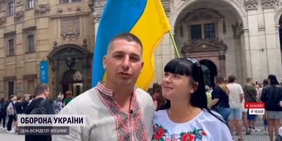 У Чехії біженці вийшли на "парад вдячності" у вишиванках