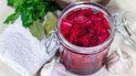 Маринована капуста з буряком та морквою
