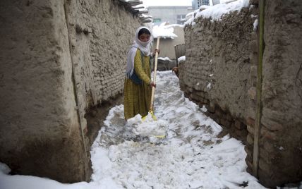 В Афганістані 16 осіб загинули через обвалення дахів після снігопадів