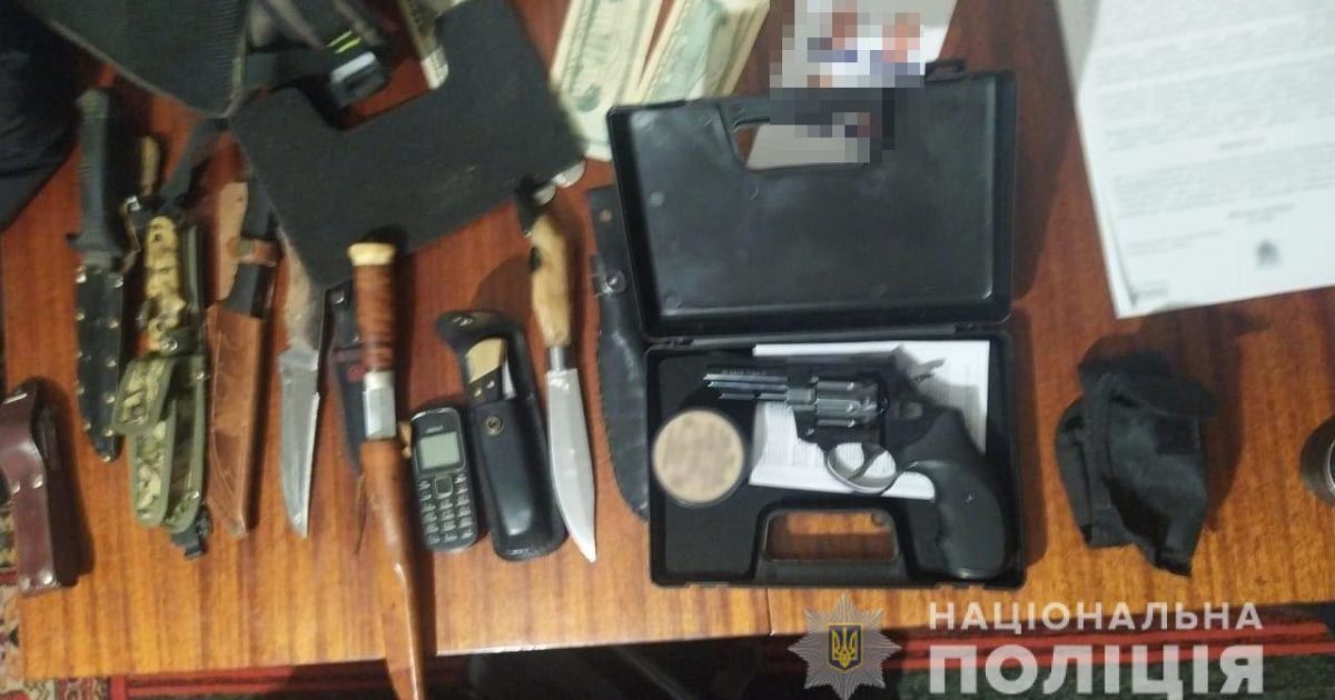 Похитили мужчину и пытали: одесские копы задержали опасную группировку