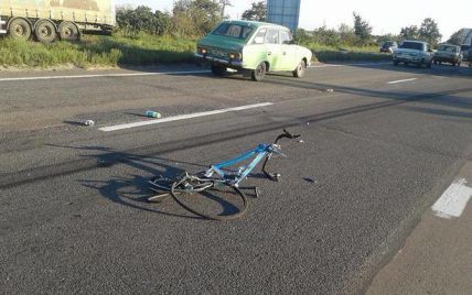 Суд обрав запобіжний захід водію, який збив колону велосипедистів біля Броварів