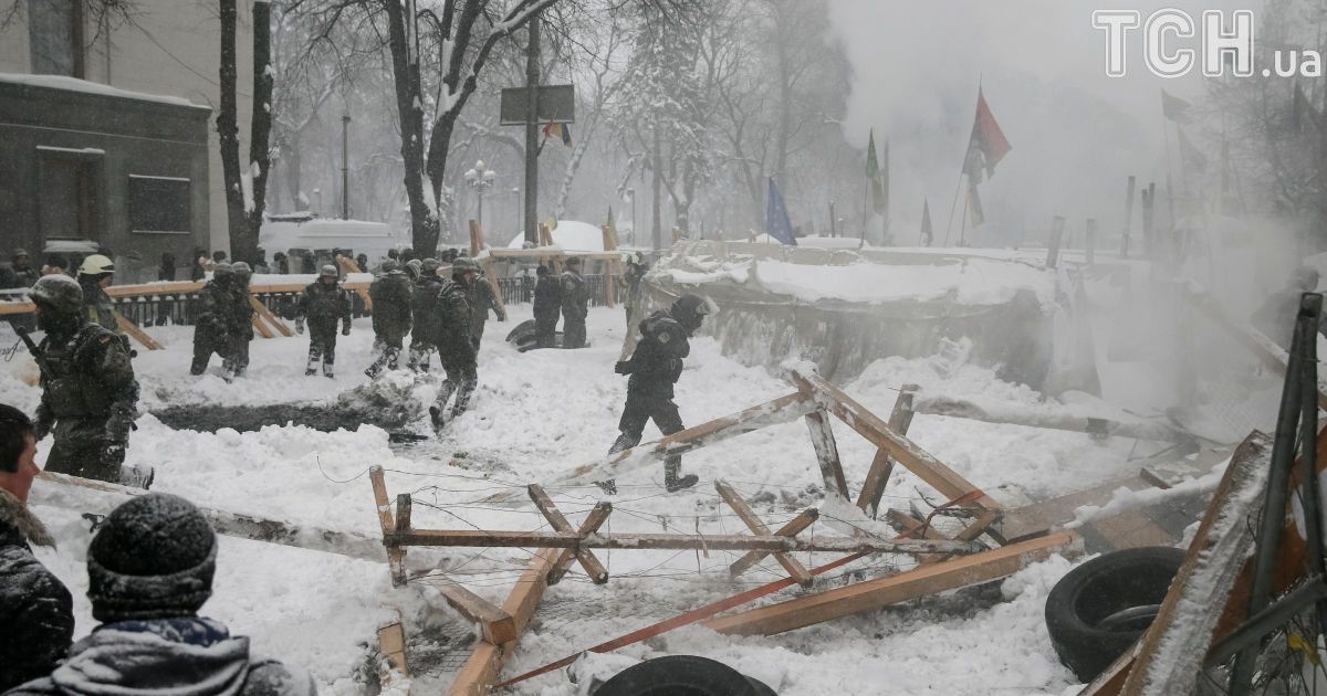 демонтаж наметового містечка біля ради_23 / © Reuters