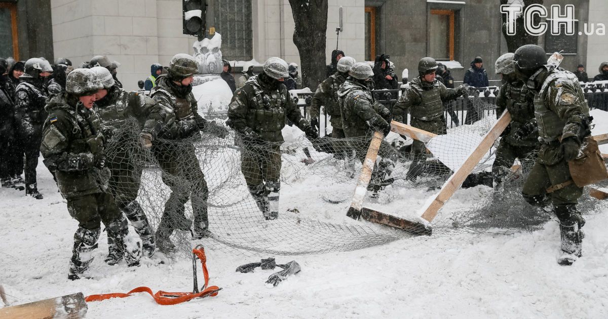 демонтаж наметового містечка біля ради_22 / © Reuters