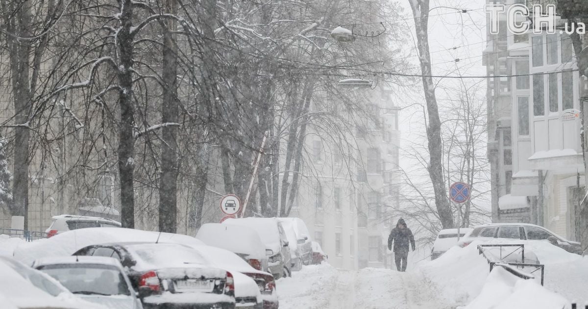 В первый день марта Украину засыпало снегом.