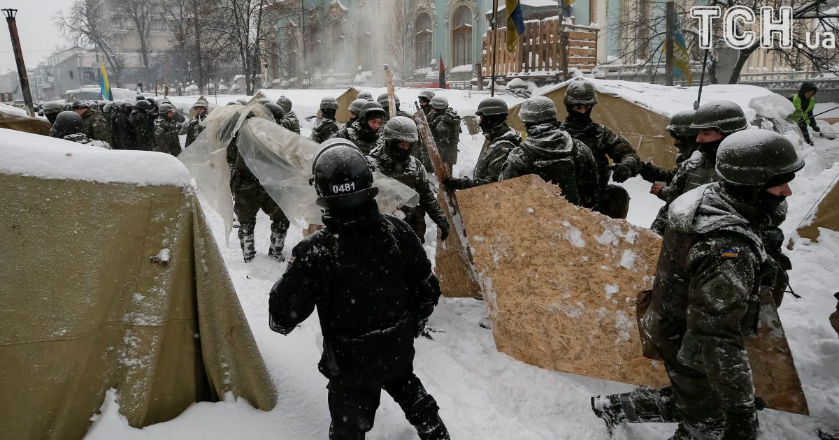 демонтаж наметового містечка біля ради_25 / © Reuters