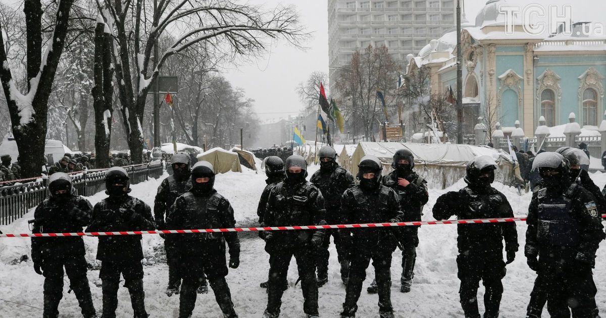 демонтаж наметового містечка біля ради_29 / © Reuters