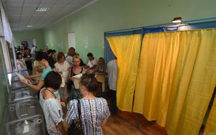 У украинцев осталась неделя на смену места голосования на выборах-2020: как это сделать