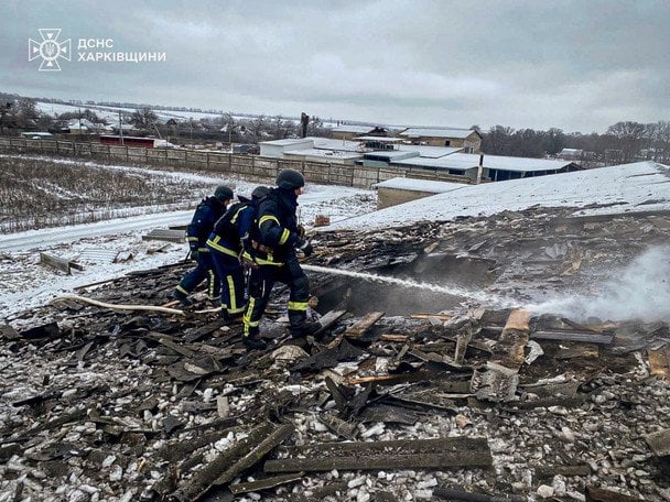 На Харківщині через російський обстріл ферми загинуло 100 свиней та поранено чоловіка / © ДСНС