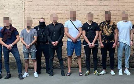 Запрошували на побачення, а потім грабували й били: у Києві викрили організовану злочинну групу (фото)