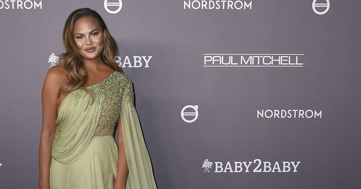 Вагітна Кріссі Тейген опинилася в лікарні з сильною кровотечею