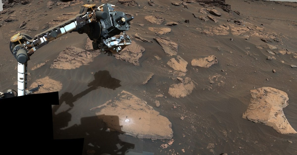 Марсохід Perseverance під час дослідження
