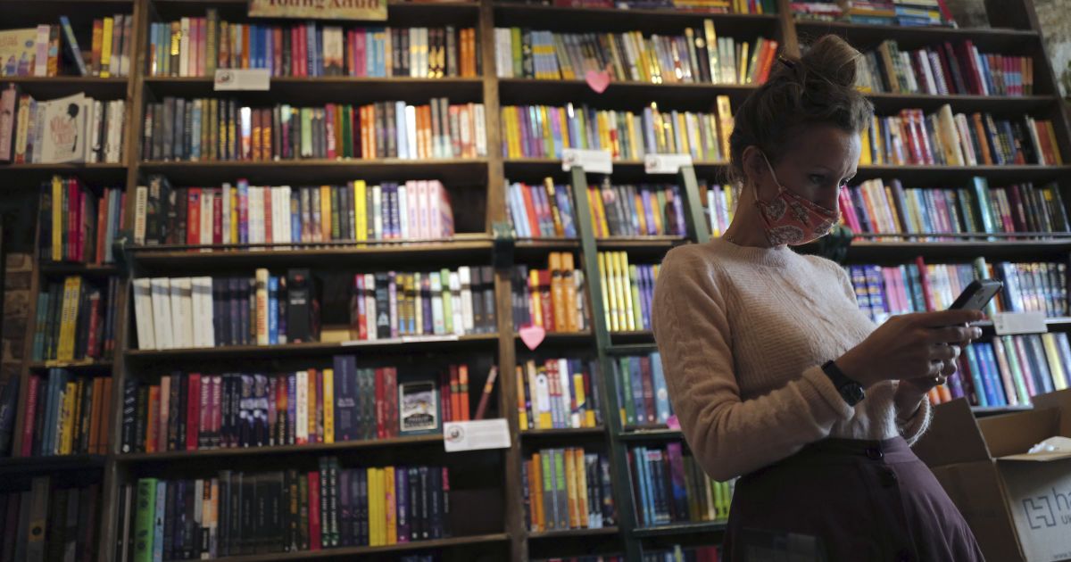 Книжкова ревізія перетворила російськомовну літературу на макулатуру в українських бібліотеках