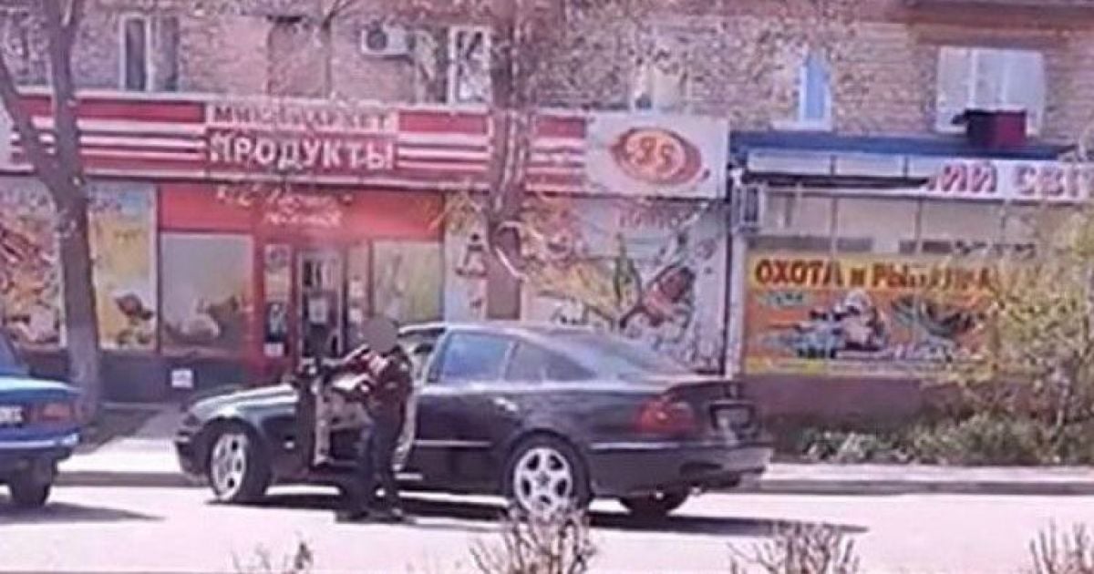 В Запорожской области 10-летний парень приехал за покупками на Mercedes: видео