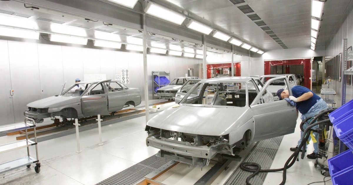 Російський "АвтоВАЗ" скорочує робочий тиждень через проблеми з поставками