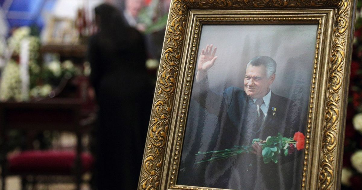 На Байковому кладовищі поховали Олександра Омельченка