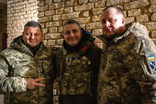 Коля Сєрга з Валерієм Залужним і Сергієм Шапталою / © instagram.com/thekolya