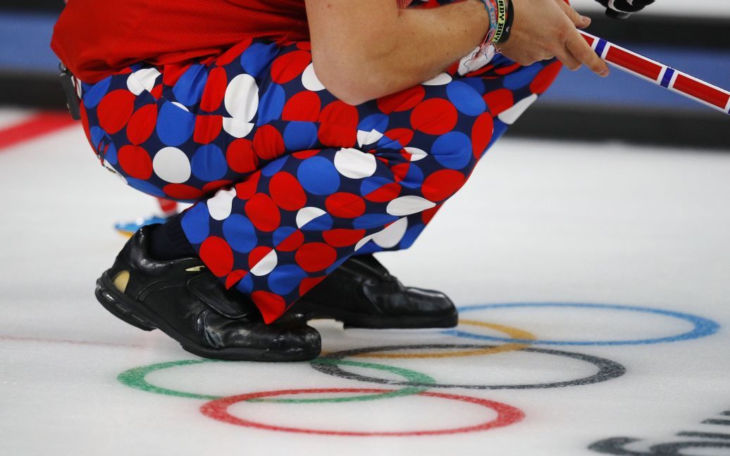 Керлінгісти підірвали мережу своїми штанами на Олімпіаді, а скелетоністи - шоломами. / © Reuters
