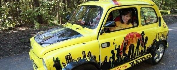 Собранный из 12 машин "горбатый "Запорожец" поедет покорять фестиваль тюнинга в Германии
