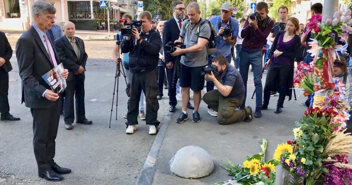 "Хто вбив Павла?". У Києві відбулася акція у треті роковини вбивства журналіста Шеремета
