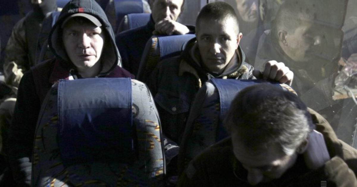 Бойовики звільнили дев'ять українців в обмін на 11 своїх поплічників. / © УНІАН