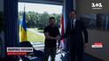 Обмінялись люб'язностями після конференції: що залишилось поза кадром сенсаційної події