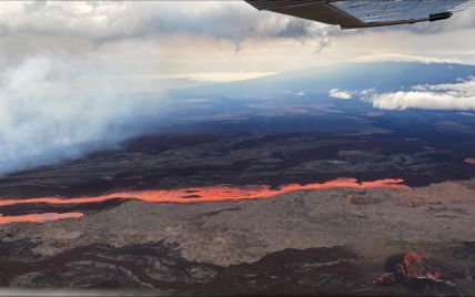 Впервые за 38 лет: на Гавайях начал извергаться крупнейший в мире вулкан (видео)