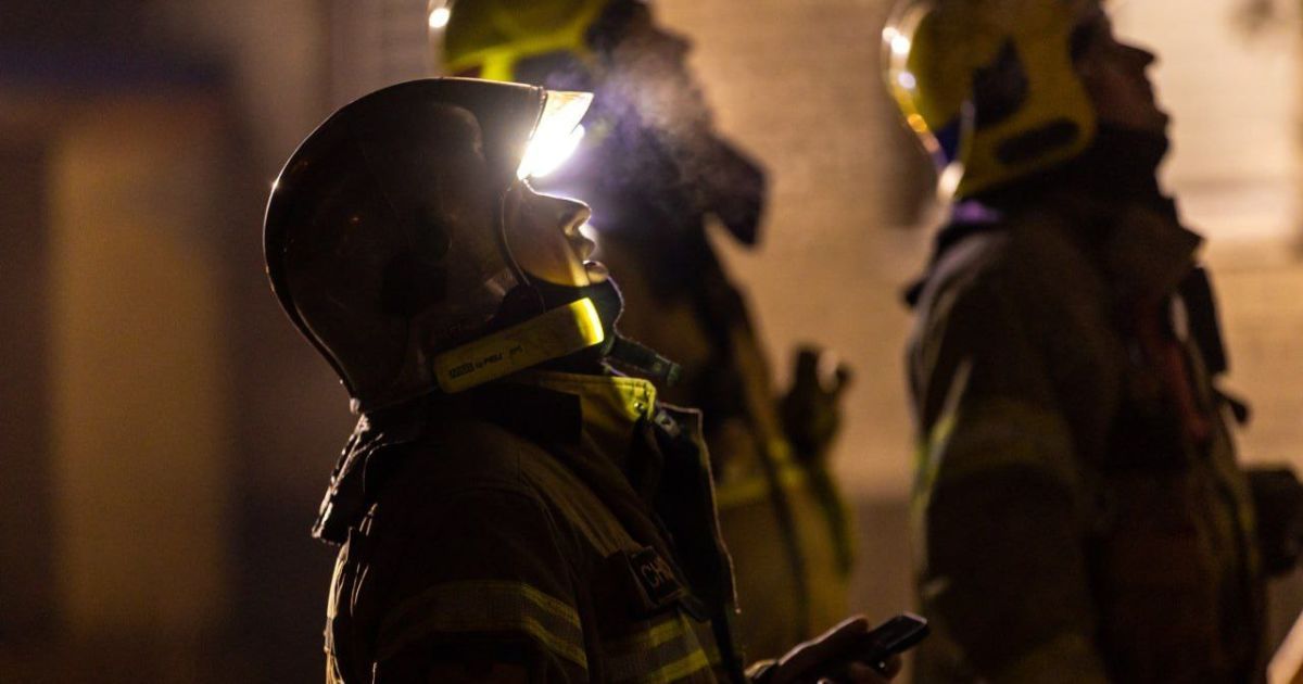 У Дніпрі на місці влучання російського дрона виявили тіло жінки (фото)