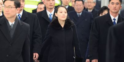 Без макияжа и в черном пальто: скромный образ 30-летней сестры Ким Чен Ына на Олимпийский играх