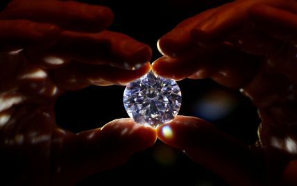 На аукціон виставили неймовірної краси діамант, який може стати найдорожчим у світі