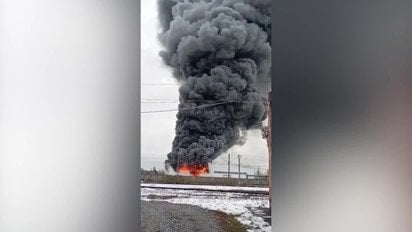 Видео пожара на "Заводе припоев" в Новосибирске выложили в Сеть