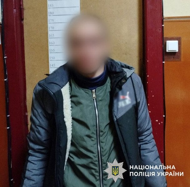 Второй нападающий на раненого военного на Печерске / © Полиция Киева