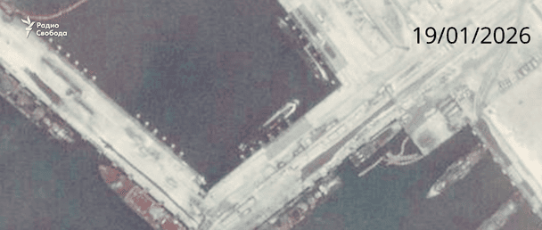 Російський підводний човен у порту Новоросійська після атаки України не зрушив з місця понад місяць / © Радіо Свобода