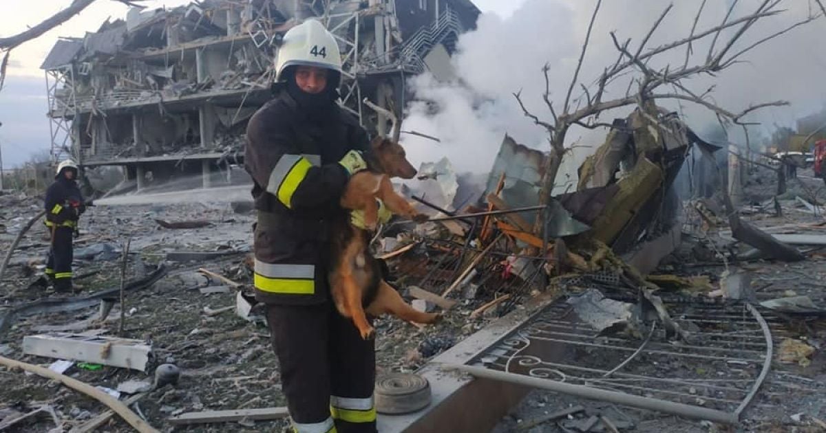 Російські Ту-22 випустили по Одещині гіперзвукові ракети, які влучили в туристичні будинки: є поранені (фото, відео)