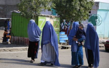 Застрелили на глазах у мужа и детей: талибы в Афганистане убили беременную женщину-полицейского