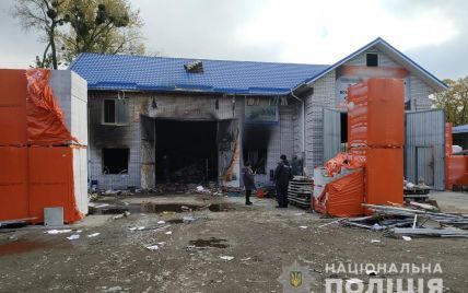 У будівельному магазині під Києвом стався вибух: є постраждалі