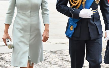 Выбрала классику: герцогиня Кембриджская приехала на парад в наряде от Alexander McQueen
