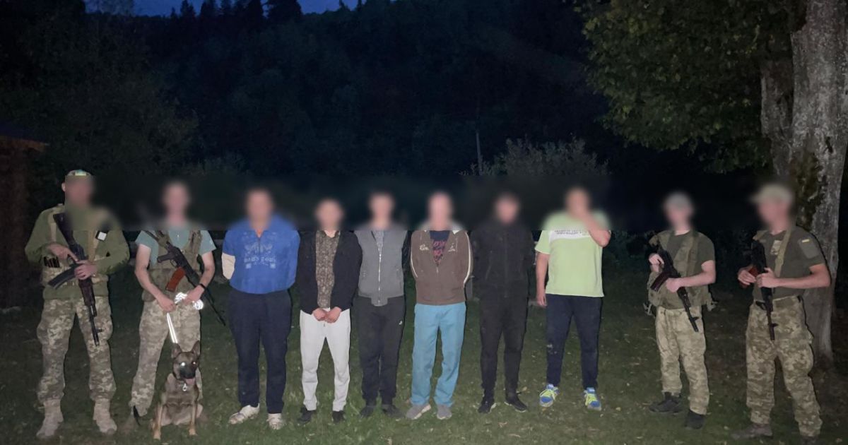 За грибами с загранпаспортом: на Закарпатье уклонисты придумали схему, как бежать за границу