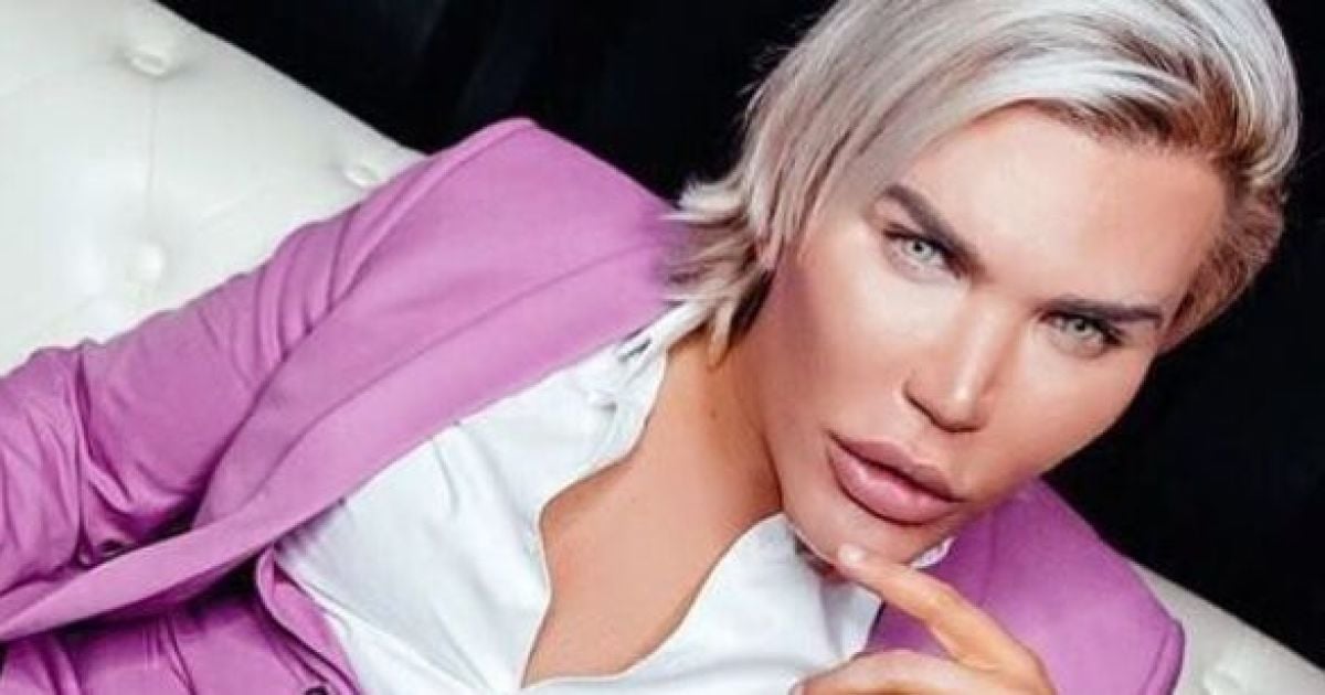 Бразильський Кен показав усім, як він виглядав до своїх 58 пластичних операцій