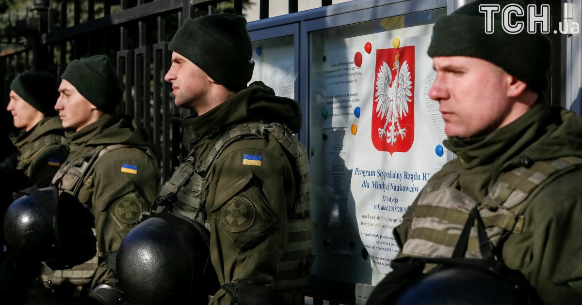 Мітинг під посольством Польщі_3 / © Reuters