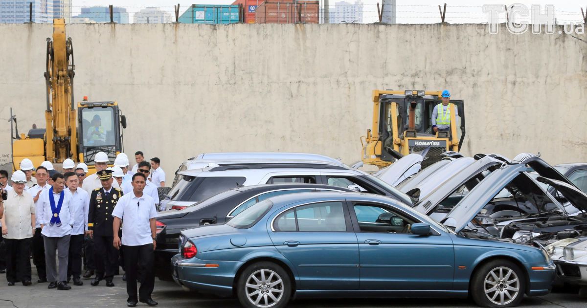 знищення авто на філіппінах_1 / © Reuters