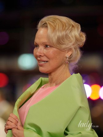 Памела Андерсон